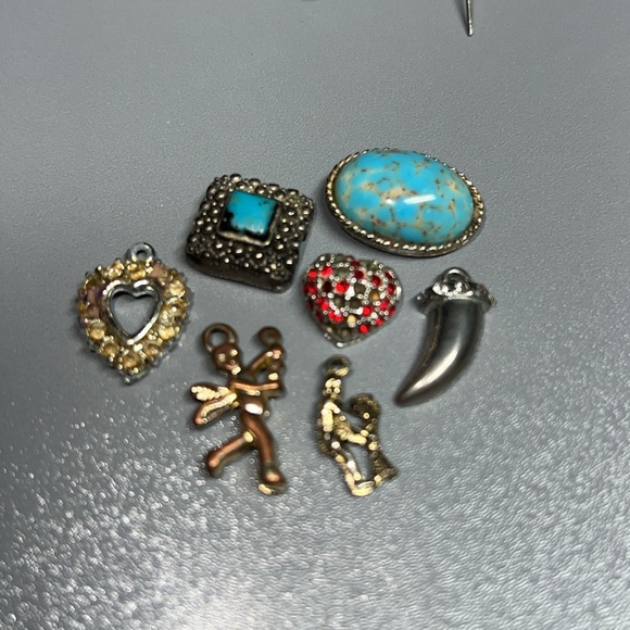 Old Vintage Jewelry; lot of 16 Items. - Picture 11 of 13